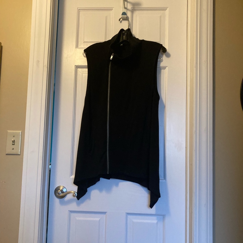 Black asymmetrical zip up vest size xl